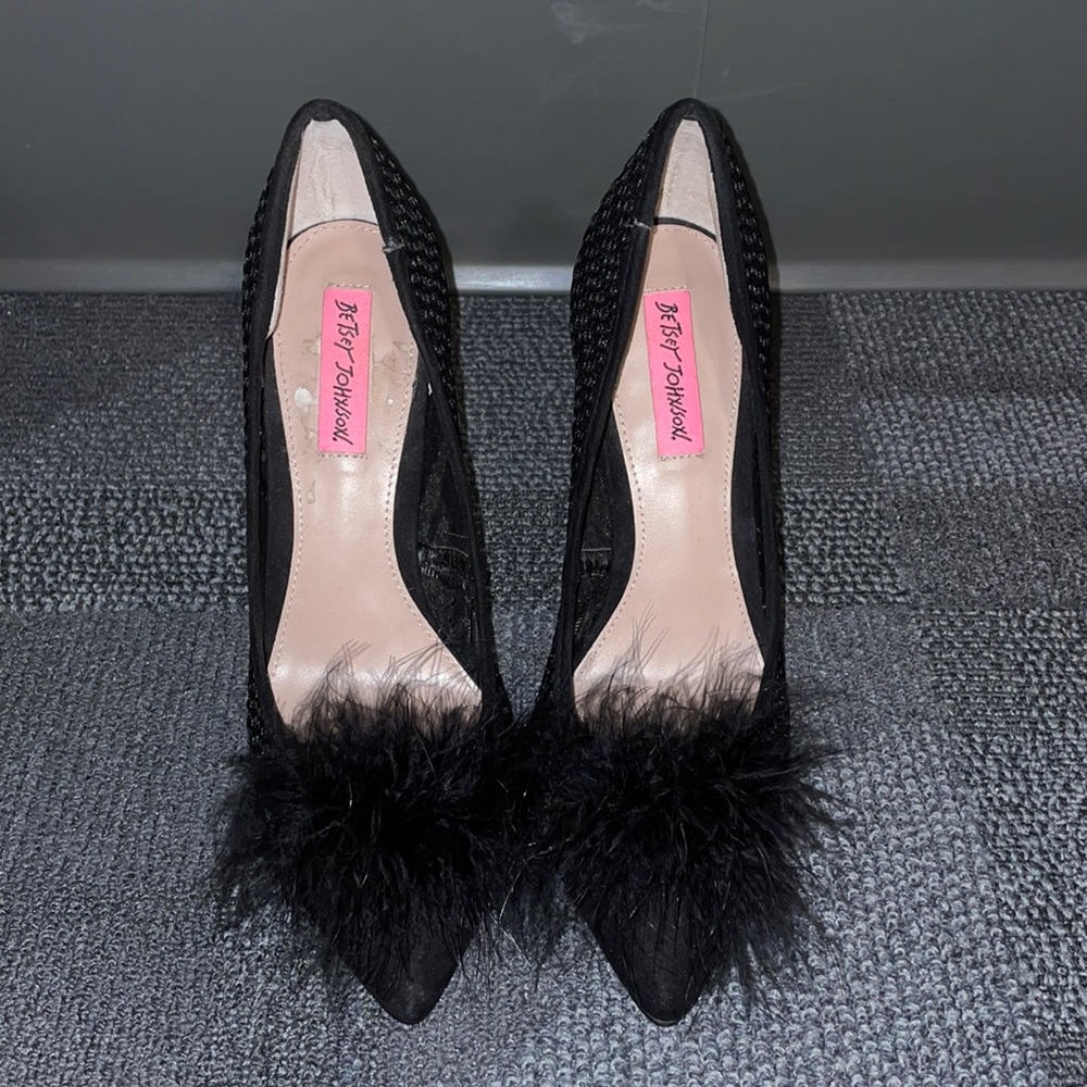 Black heels with puff